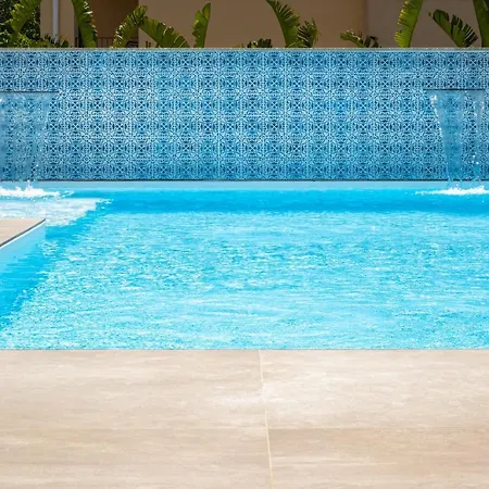 Dellacqua Villa *
