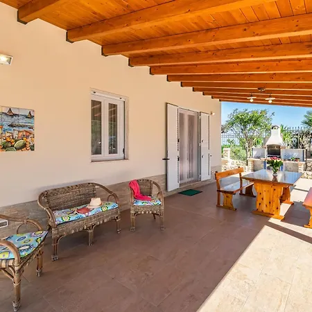 Villa Dellacqua Alcamo Marina